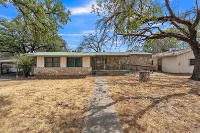 305 Walker Street, Glen Rose, TX 76043 - Photo 3