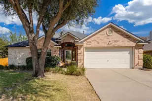 660 Chestnut Ln, Saginaw, TX 76179 - Photo 1