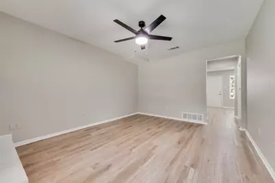 105 Wildwood Court, Grapevine, TX 76051 - Photo 5