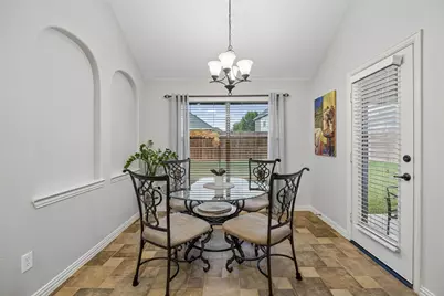 2723 Ponce De Leon, Grand Prairie, TX 75054 - Photo 15
