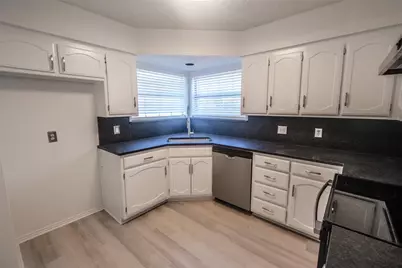 5439 Pershing Avenue, Fort Worth, TX 76107 - Photo 17