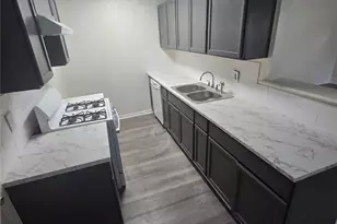 810 Lexington Dr, Lancaster, TX 75134 - Photo 3