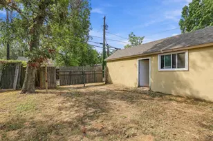 424 W Sears St, Denison, TX 75020 - Photo 35