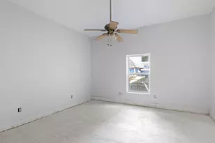 1106 N McKinney St, Ennis, TX 75119 - Photo 13