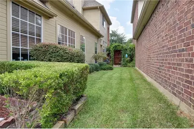 8626 Forest Glen Drive, Irving, TX 75063 - Photo 11