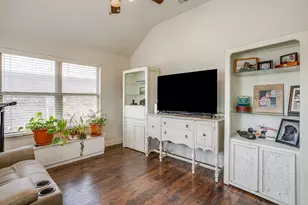 1169 Spring Cress Dr, Burleson, TX 76028 - Photo 5