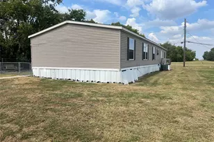 806 S 3rd St, Grandview, TX 76050 - Photo 35
