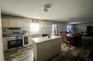 806 S 3rd St, Grandview, TX 76050 - Photo 5