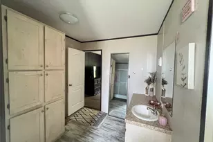 806 S 3rd St, Grandview, TX 76050 - Photo 19