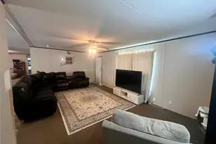 806 S 3rd St, Grandview, TX 76050 - Photo 9