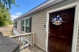 806 S 3rd St, Grandview, TX 76050 - Photo 31