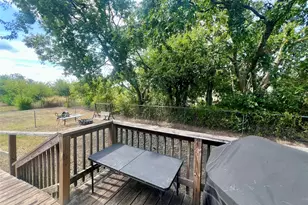 806 S 3rd St, Grandview, TX 76050 - Photo 11