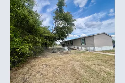 806 S 3rd Street #6, Grandview, TX 76050 - Photo 33