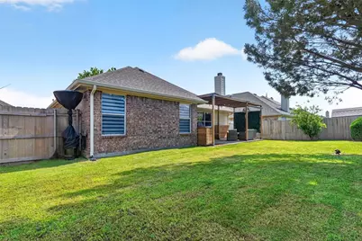 1347 Lake Forest Drive, Grand Prairie, TX 75052 - Photo 23