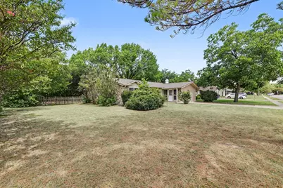3001 Harvard Street N, Irving, TX 75062 - Photo 27