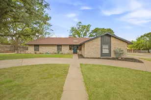1190 N Charlotte Ave, Stephenville, TX 76401 - Photo 1
