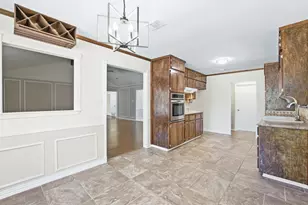 708 NW Sandra Ln, Burleson, TX 76028 - Photo 17