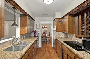 2201 Scarlet Ln, Grand Prairie, TX 75050 - Photo 19