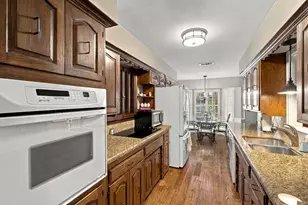 2201 Scarlet Ln, Grand Prairie, TX 75050 - Photo 21