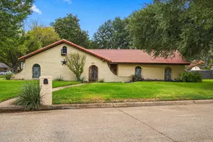 2201 Scarlet Ln, Grand Prairie, TX 75050 - Photo 1