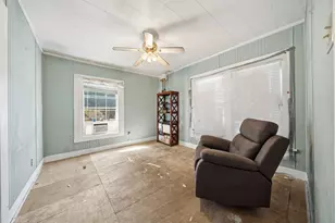 925 E Walnut St, Hillsboro, TX 76645 - Photo 9