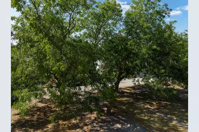 925 E Walnut Street, Hillsboro, TX 76645 - Photo 15