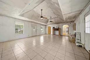 925 E Walnut St, Hillsboro, TX 76645 - Photo 3