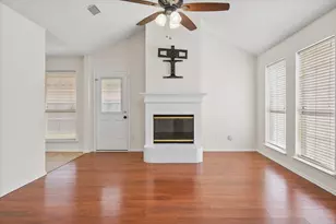 1124 Margie St, Burleson, TX 76028 - Photo 3