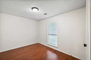 1124 Margie St, Burleson, TX 76028 - Photo 11