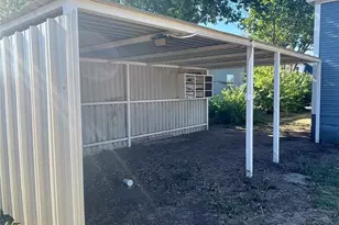 508 N 10th St, Ballinger, TX 76821 - Photo 17