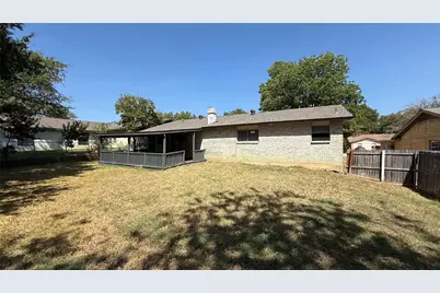 910 Shenandoah Drive, Arlington, TX 76014 - Photo 17