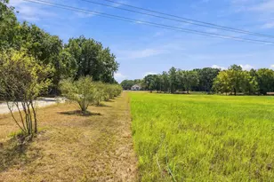 2525 Preskitt Rd, Decatur, TX 76234 - Photo 3
