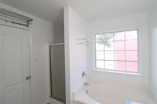 6100 Harwood Crossing Dr, Arlington, TX 76018 - Photo 15