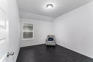 9921 Mescalbean Blvd, Fort Worth, TX 76036 - Photo 15