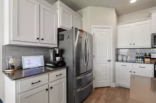 1924 Albany Ln, Cleburne, TX 76033 - Photo 5