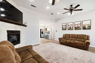 720 Daniel St, Blossom, TX 75416 - Photo 5