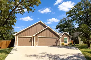 214 Colt Dr, Lake Kiowa, TX 76240 - Photo 1