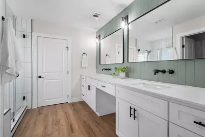 805 NW 14th Street, Grand Prairie, TX 75050 - Photo 17