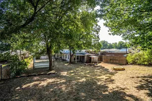 805 NW 14th St, Grand Prairie, TX 75050 - Photo 39