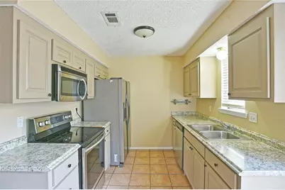 619 Timberline Drive, Hurst, TX 76053 - Photo 5