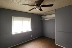 305 Trinidad Dr, Grand Prairie, TX 75052 - Photo 3