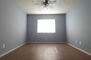 305 Trinidad Dr, Grand Prairie, TX 75052 - Photo 9