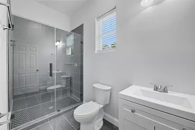 914 E Tucker Street, Fort Worth, TX 76104 - Photo 7
