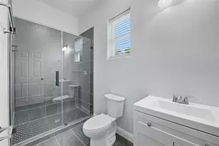 914 E Tucker St, Fort Worth, TX 76104 - Photo 7