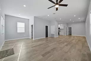 914 E Tucker St, Fort Worth, TX 76104 - Photo 11