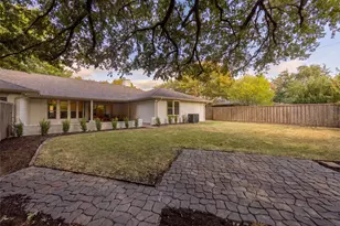 10656 Cox Ln, Dallas, TX 75229 - Photo 35