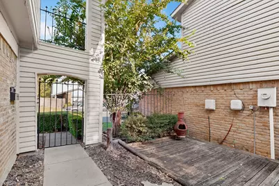 2010 Via Corona, Carrollton, TX 75006 - Photo 5