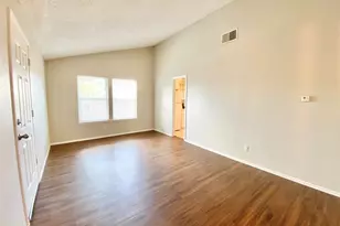 701 Victoria Dr, Euless, TX 76039 - Photo 3