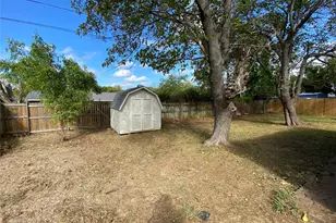 701 Victoria Dr, Euless, TX 76039 - Photo 19