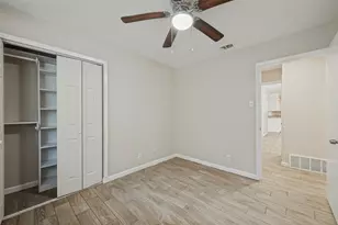 213 W Dorris Dr, Grand Prairie, TX 75051 - Photo 15